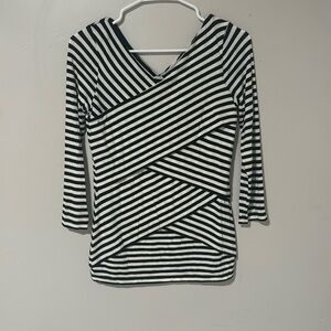 VINCE CAMUTO sz XS black/white striped top